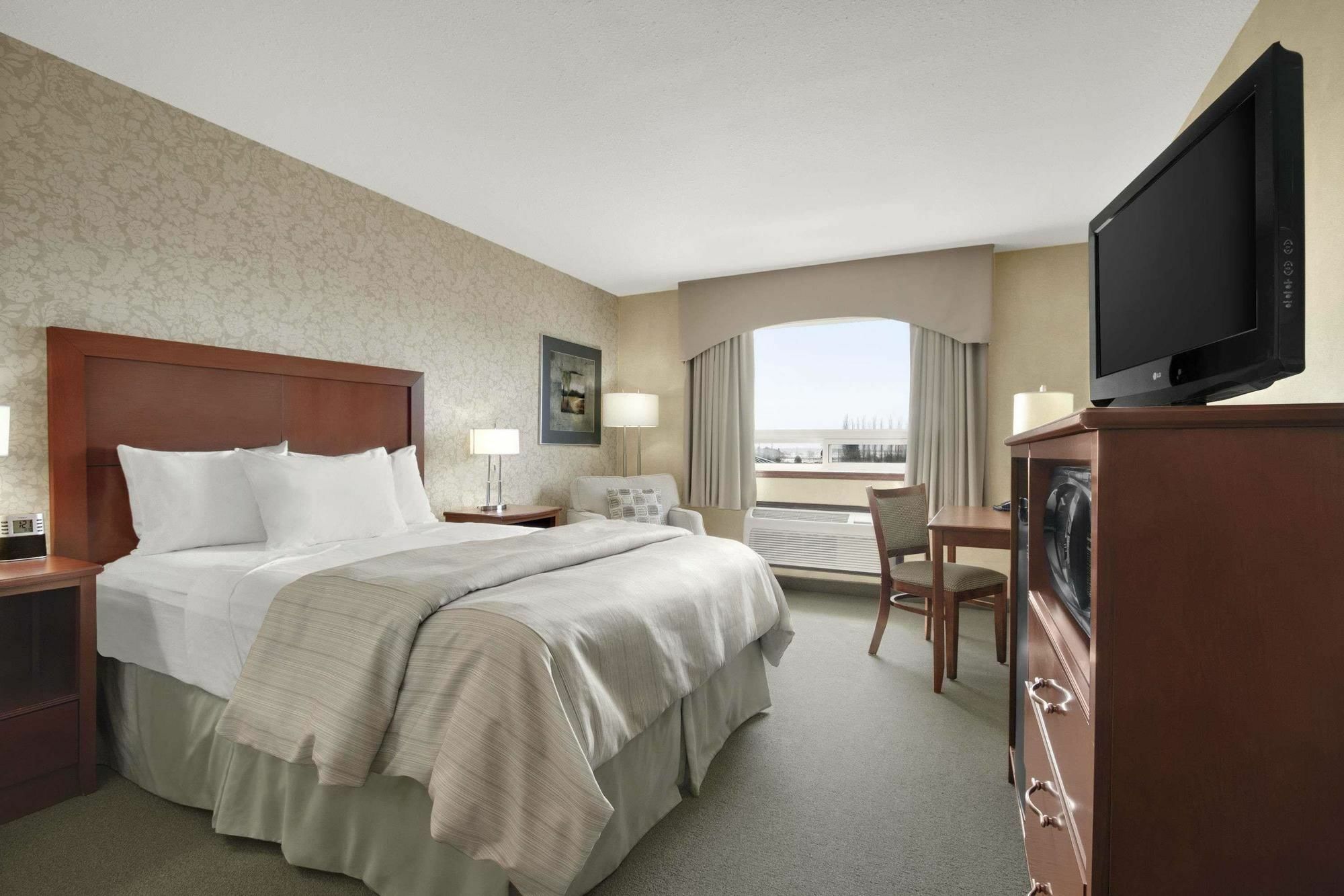 Days Inn & Suites By Wyndham Brandon Ruang foto